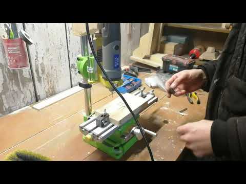 Видео: Доработка фрезера из сверлильной стойки.