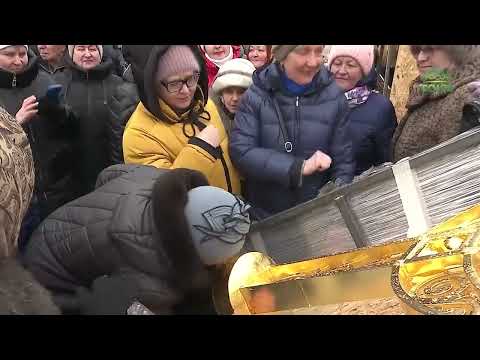 Видео: В Челябинске состоялось освящение главного купола и креста храма Александра Невского на Алом Поле