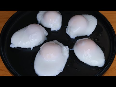 Видео: Не кладите яичницу-глазунью напрямую в сковороду! Совет няни — нет пены, не разваливается,