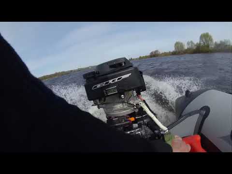 Видео: Лодка X-river greis 320 нднд Гибрид чемпион g200vk ветерок 8 винт скоростной