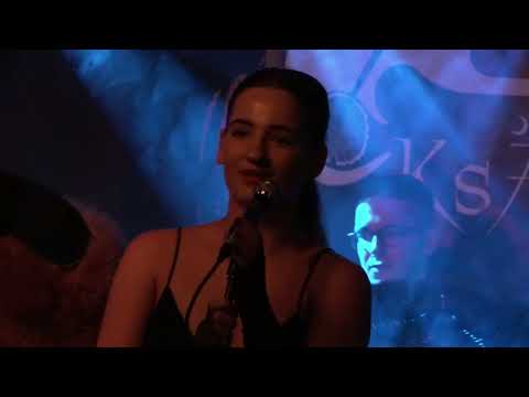 Видео: KhanЪ - "Домачине, сипи вино" Live at Mixtape 5, 2024