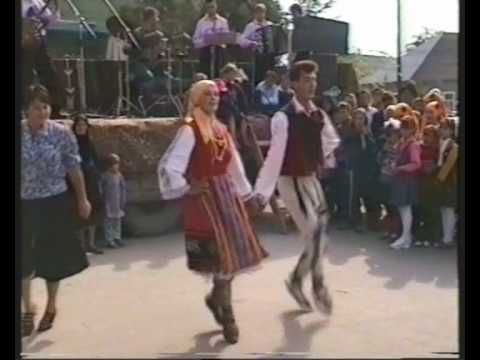Видео: Ансамбль Извор Чийшия.wmv