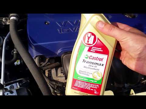 Видео: Один из способов замены масла в ГУР