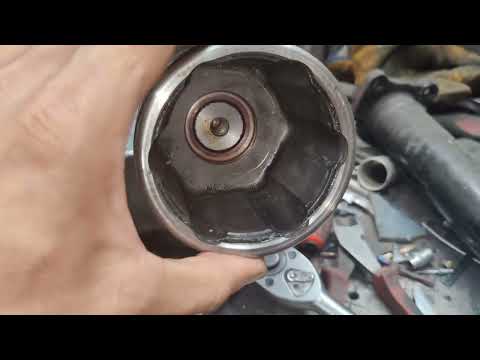 Видео: Люфт в шлицевой правой внутренней гранаты KIA Sorento. Как предотвратить? (ЛАЙФ-ХАК)