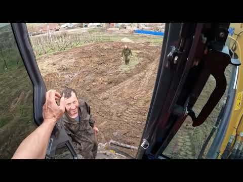 Видео: Работа на Винограднике. Мини экскаватор XCMG XE55U
