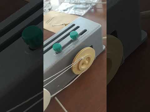 Видео: Как работать с пассиком на электропрялке из СССР