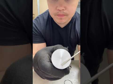 Видео: Как поменять поршневую Хускварна 137, 142????