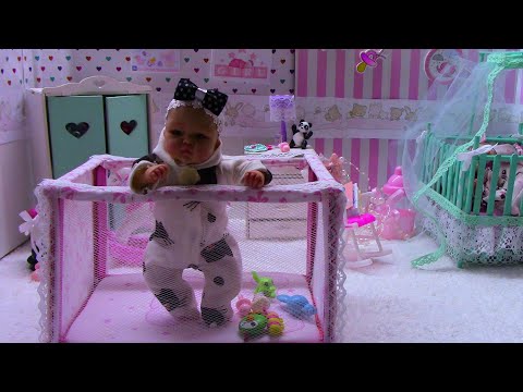 Видео: DIY миниатюрная детская игровая комната и Манеж