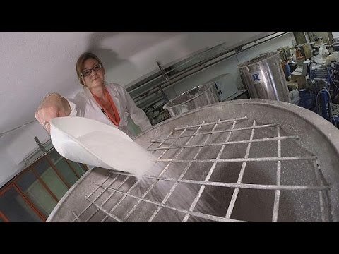 Видео: Биопластик из молочной сыворотки - futuris