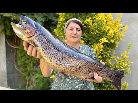 Видео: Гигантская форель, зажаренная под солью на костре. Рецепт больше не секрет - попробуйте прямо сейчас
