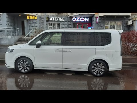 Видео: Новая Honda Stepwgn RP6 отзыв моего заказчика после 4 месяцев владения / Honda Stepwgn из Японии