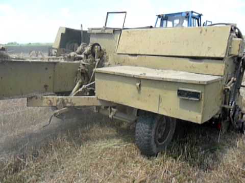 Видео: Балиране с К-454 - baling with K-454, small square baler