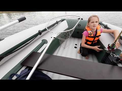 Видео: Отзыв о лодке MISHIMO FAMILI LITE 370