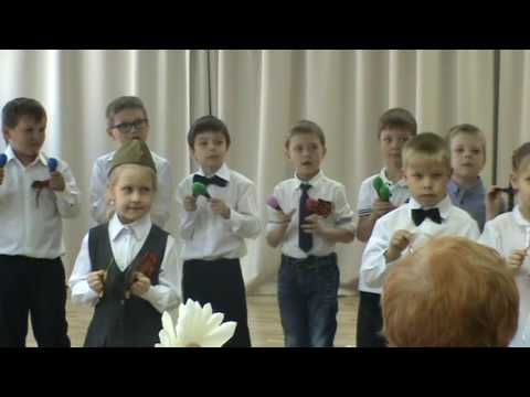 Видео: Группа Лучики - оркестр на 9 мая