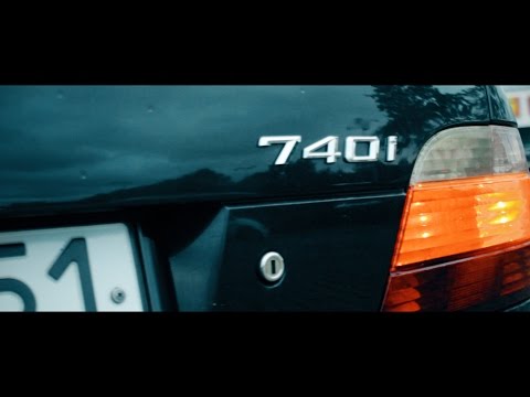 Видео: Легендарная BMW E38 740