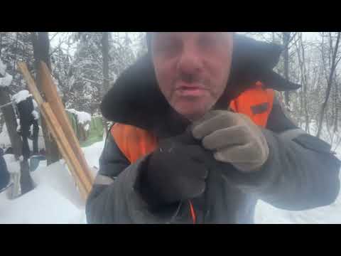 Видео: Жизнь людей на свалке. Витёк мусорщик