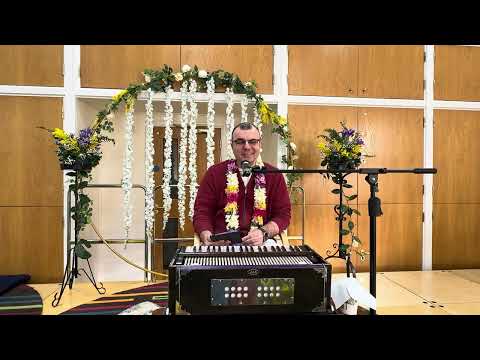 Видео: Е.М. Радха Говинда Прабху - Ступени развития от "духовного искателя" до предавшегося Вайшнава