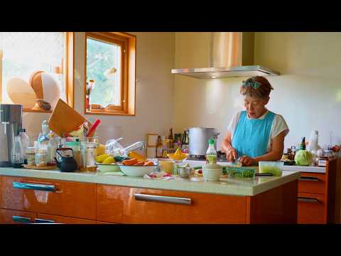 Видео: Как моя 67-летняя мама встречает гостей – Домашняя кухня и садоводство в Японии