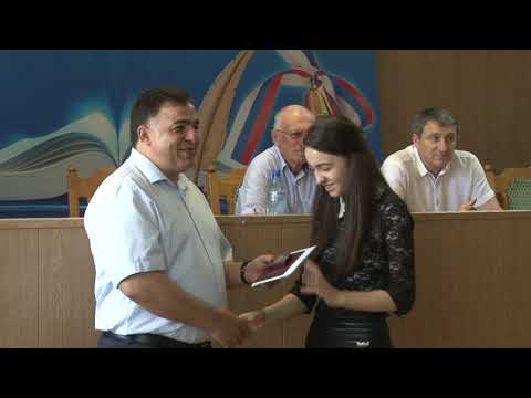 Видео: Выпускники-медалисты 2019 года