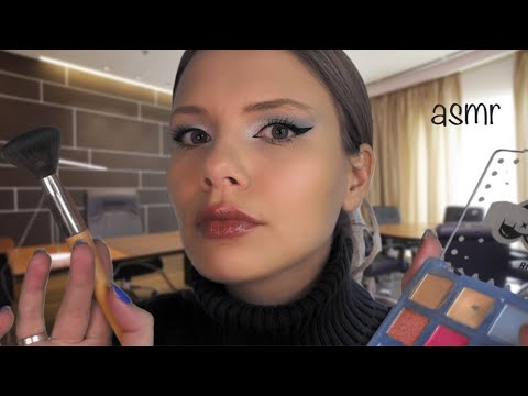 Видео: АСМР Макияж от Офисной Сирены ✨💄 Мурашки в офисе