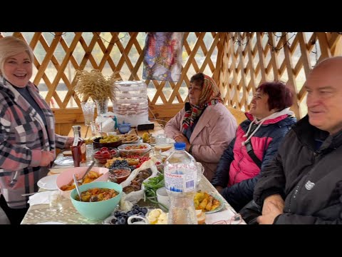 Видео: Ждем и встречаем гостей,наших земляков! Полные корзины и ведра, вот сколько Грибов мы нашли сегодня!