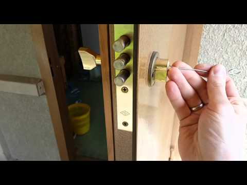 Видео: открыть замок