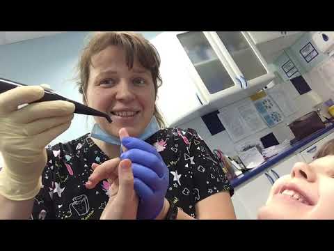 Видео: Первый визит ребенка к стоматологу.