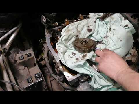 Видео: ПЕЖО 308 замена грм и  установки втулки на распредвале впуска
