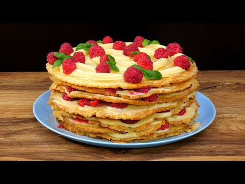 Видео: Невероятно вкусный торт "Рубленный" с малиной и заварным кремом — готовим дома пошагово.