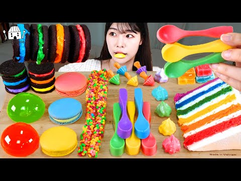 Видео: ASMR MUKBANG | Радужные десерты (торт, печенье безе, миндальное печенье, желе из верёвки ботаников)