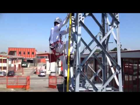 Видео: Метод создания гибкой анкерной линии для подъема и спуска по опоре ЛЭП