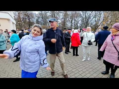 Видео: 9.11.25г..."Нежная Моя"... Юрий Кость... звучит на Танцполе в Гомельском парке... 