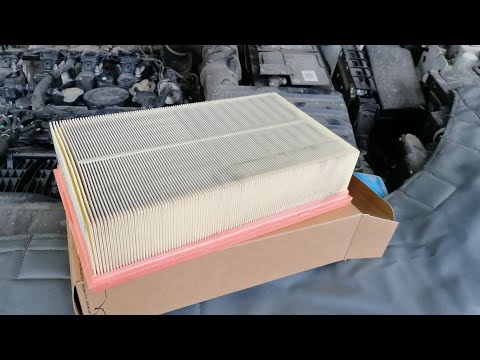 Видео: Skoda KODIAQ 2.0 TFSI CZPA замена воздушного фильтра ДВС.