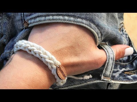 Видео: ВЯЖЕМ БРАСЛЕТ.