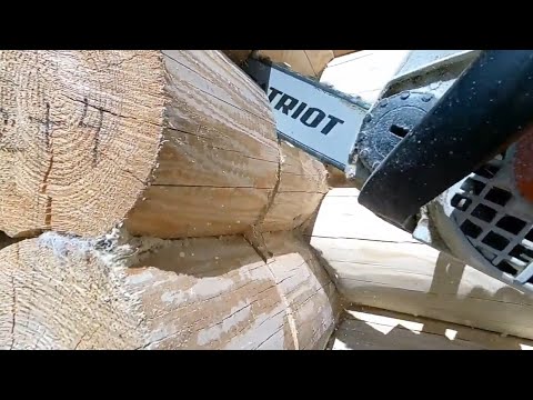 Видео: Обрезка углов сруба. Забривка углов.
