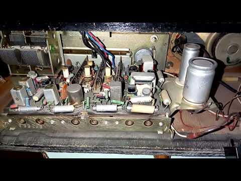Видео: Радиоприемник Иволга-66, вид внутри, СССР
