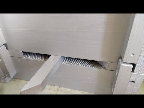 Видео: Сітка на днищі вулика зло ?