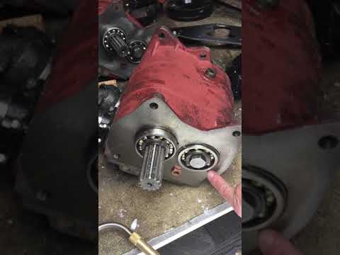 Видео: стыковка раздатки и КПП УАЗ 469 UAZ