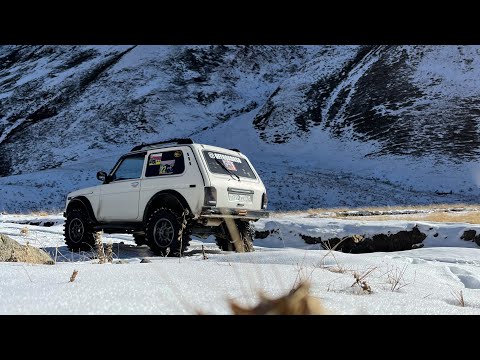 Видео: Путешествие за минеральной водой Хилак высоко в горы.