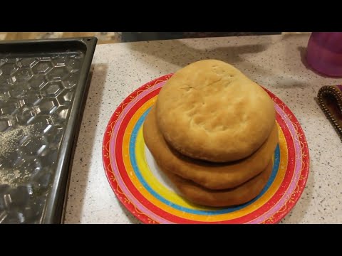 Видео: Сидим дома.Лепешки на скорую руку