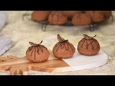 Видео: Шоколадные пирожные "Шу"