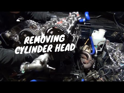 Видео: Как снять головку блока цилиндров – Mazda MX5 NB (1999–2000)