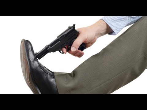 Видео: Зачем стрелять себе в ногу? А не умеют по другому жить.