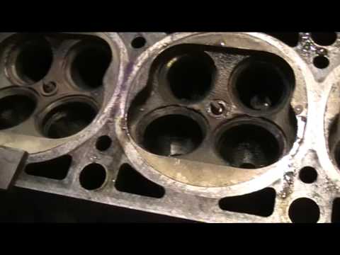 Видео: Говорит "брякают валы". Ремонт гбц змз 406 и постелей р/валов.