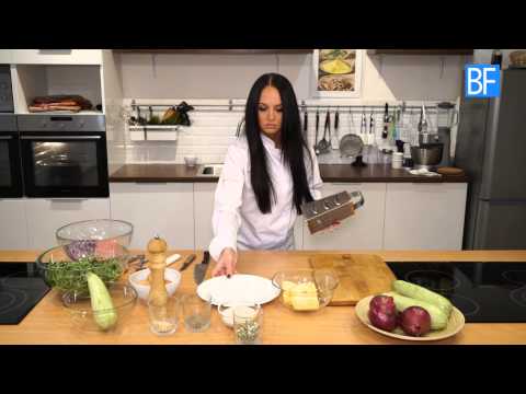 Видео: Алла Мартьянова готовит универсальное блюдо для межсезонья и предсоревновательного периода.