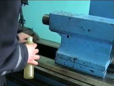 Видео: Обработка наружных цилиндрических поверхностей