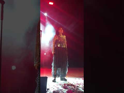 Видео: Кичка Бодурова- Що не ме ожениш, Мале?