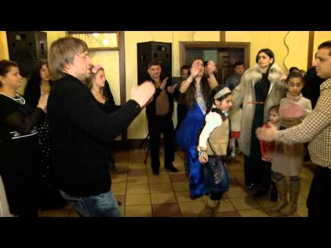 Видео: Крестины Миланы 20.11. 2014  г. Киверцы диск 3