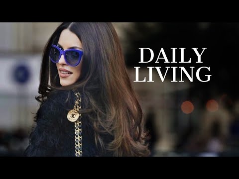 Видео: Покупаю Сумку Chanel и Работаю На Парижский Бренд - Стыд и Ежедневник- Вечеринка Моего ДР