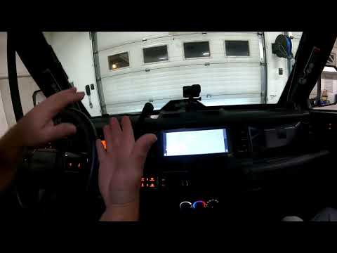 Видео: Подробное описание сенсорного экрана Can-Am HD11 Defender Limited